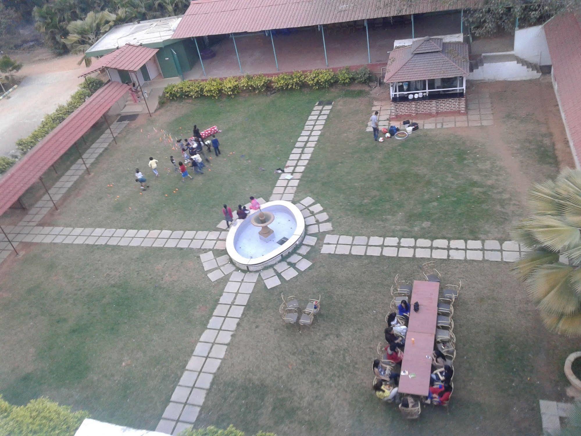 Jayamahal Palace Bangalore Ngoại thất bức ảnh